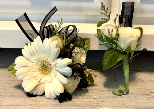 Custom Standard Corsage and Boutonnière Package